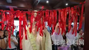 穿尽红丝几万条 乞巧穿红线的寓意
