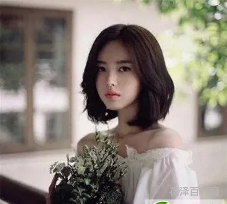 鹅蛋脸适合发型 免费扫一扫测脸型配发型软件