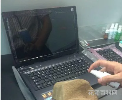 如何清理笔记本灰尘 笔记本电脑缝隙灰尘怎么清除