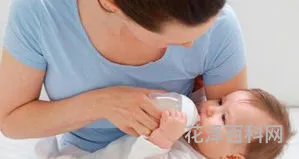 新生儿吐奶块 正常吐奶和异常吐奶