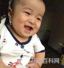 六个月的宝宝吃什么 六个月宝宝匍匐前进算不算爬