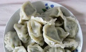 槐花怎么做好吃又简单 吃冷冻的槐花中毒了