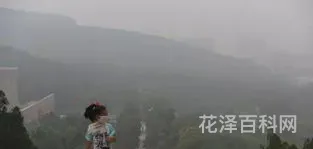 大雾漫天的意思，形容大雾弥漫的成语