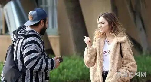 搭讪是什么意思，搭讪是一种什么行为