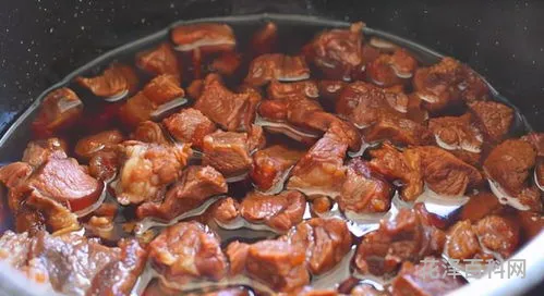 炖牛肉放什么调料最香 炖牛肉加什么料好吃