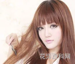 卷发用什么打理